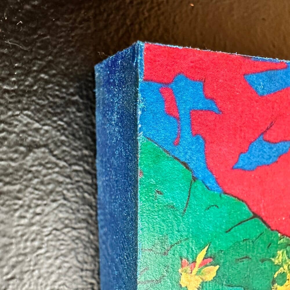 Holz in der Hütte: Pop-Art Frida – Handgefertigtes Kunstwerk aus Holz 15x15 cm