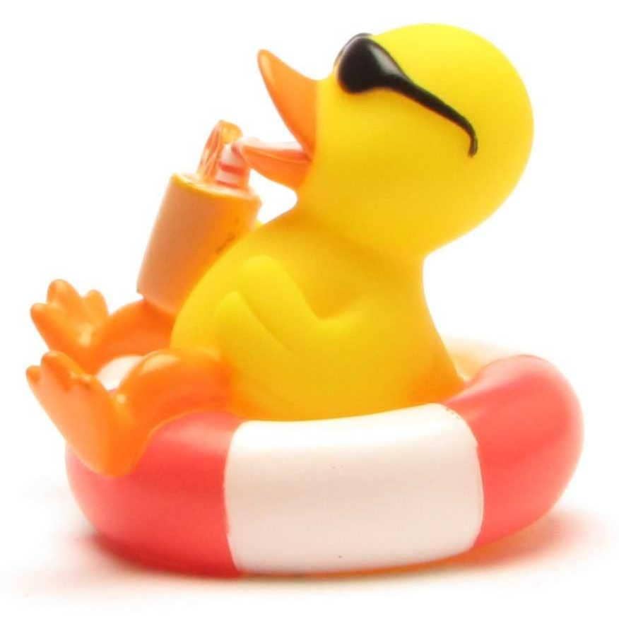 Badeente im Schwimmreifen – Urlaubsfeeling für die Wanne!