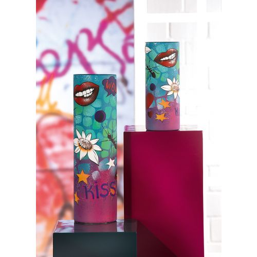 Street Art Vase – Glasvase mit Graffitimotiv und Herzdesign