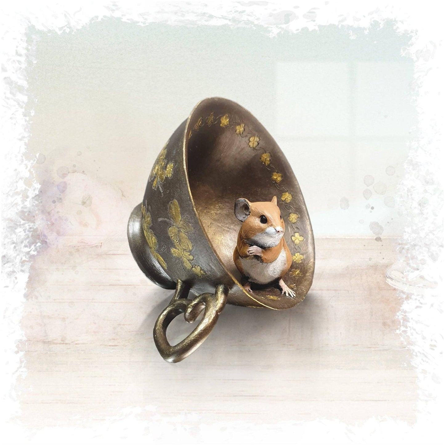 Four-leaf clover mouse made of cold cast bronze