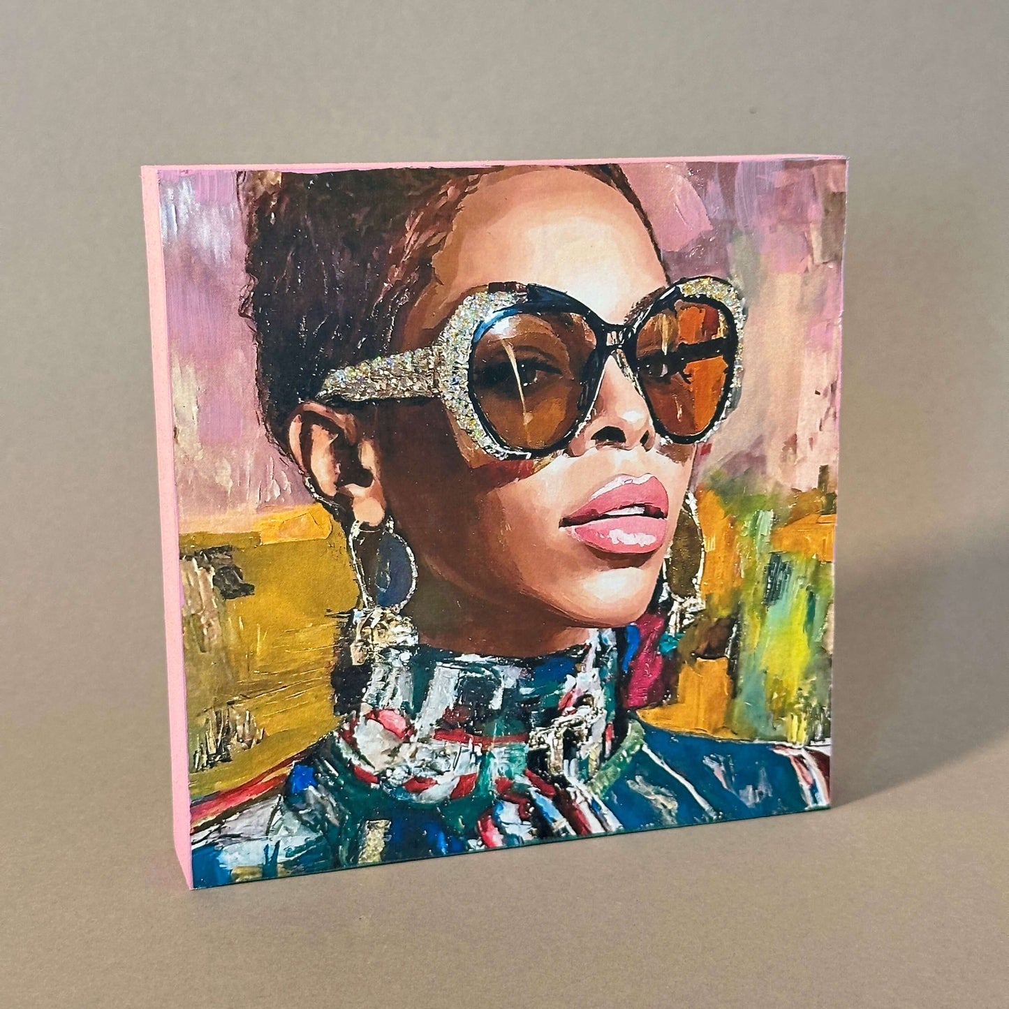 Holzbild "Crazy in Wood" (Glitzer-Brille) – Handgefertigtes Kunstwerk aus Holz 15x15 cm