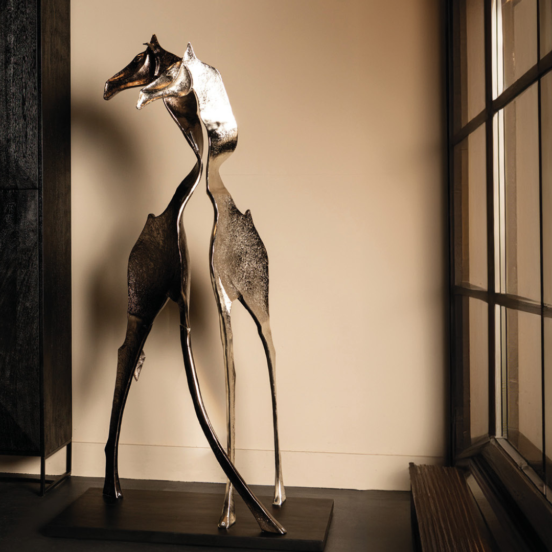 Skye Black Aluminum Statue – Giraffe Shape (Small)