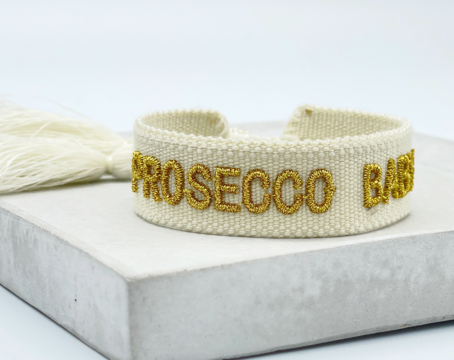 PROSECCO BABY – Gewebtes Statement-Armband mit Charme