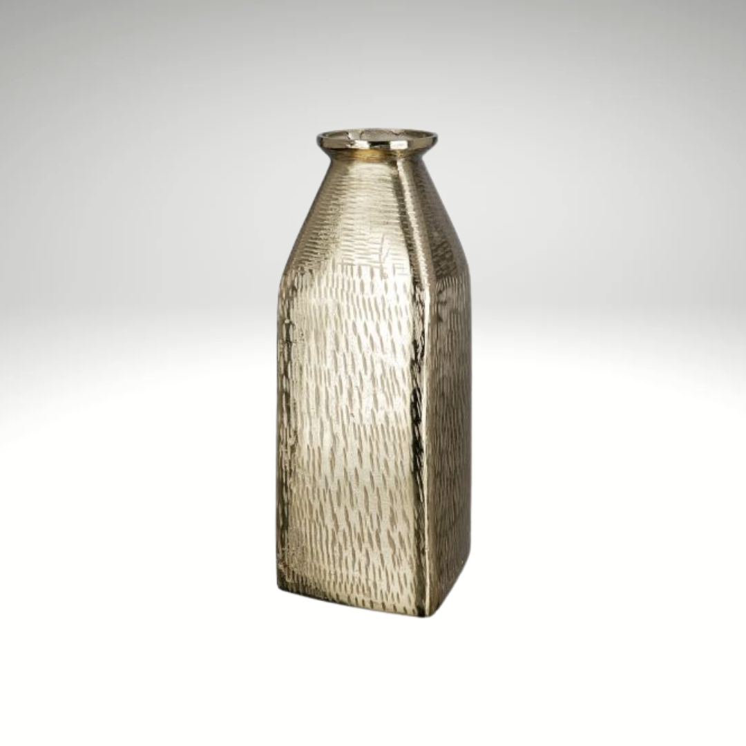 Vase "Lola" – Glänzender Akzent in Gold