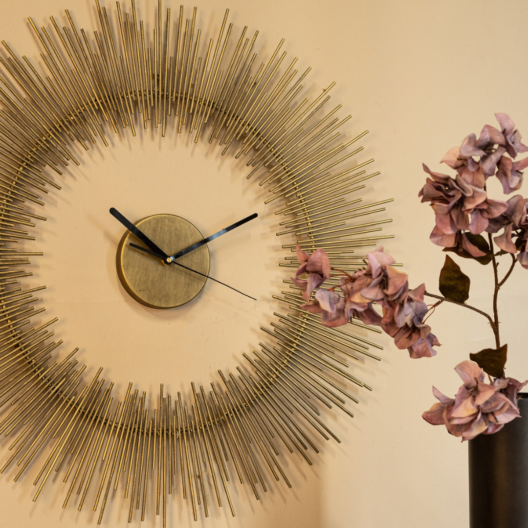 Anther Gold Wall Clock – A radiant eye-catcher